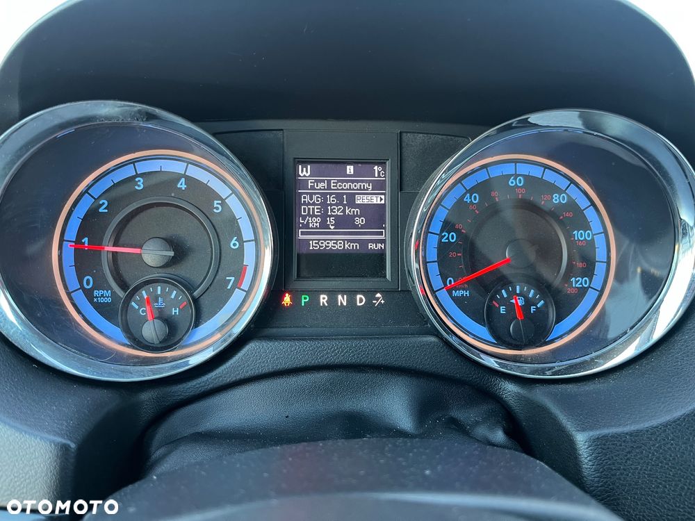 Chrysler Town & Country 3.6 Limited - 21