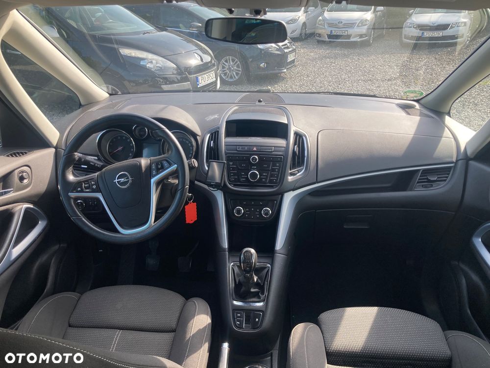 Opel Zafira - 12
