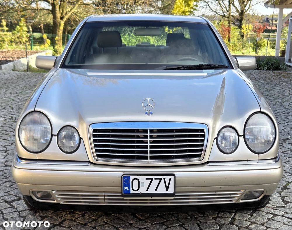 Mercedes-Benz Klasa E - 38