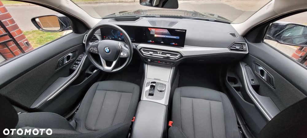 BMW Seria 3 320i Sport Line Shadow - 29