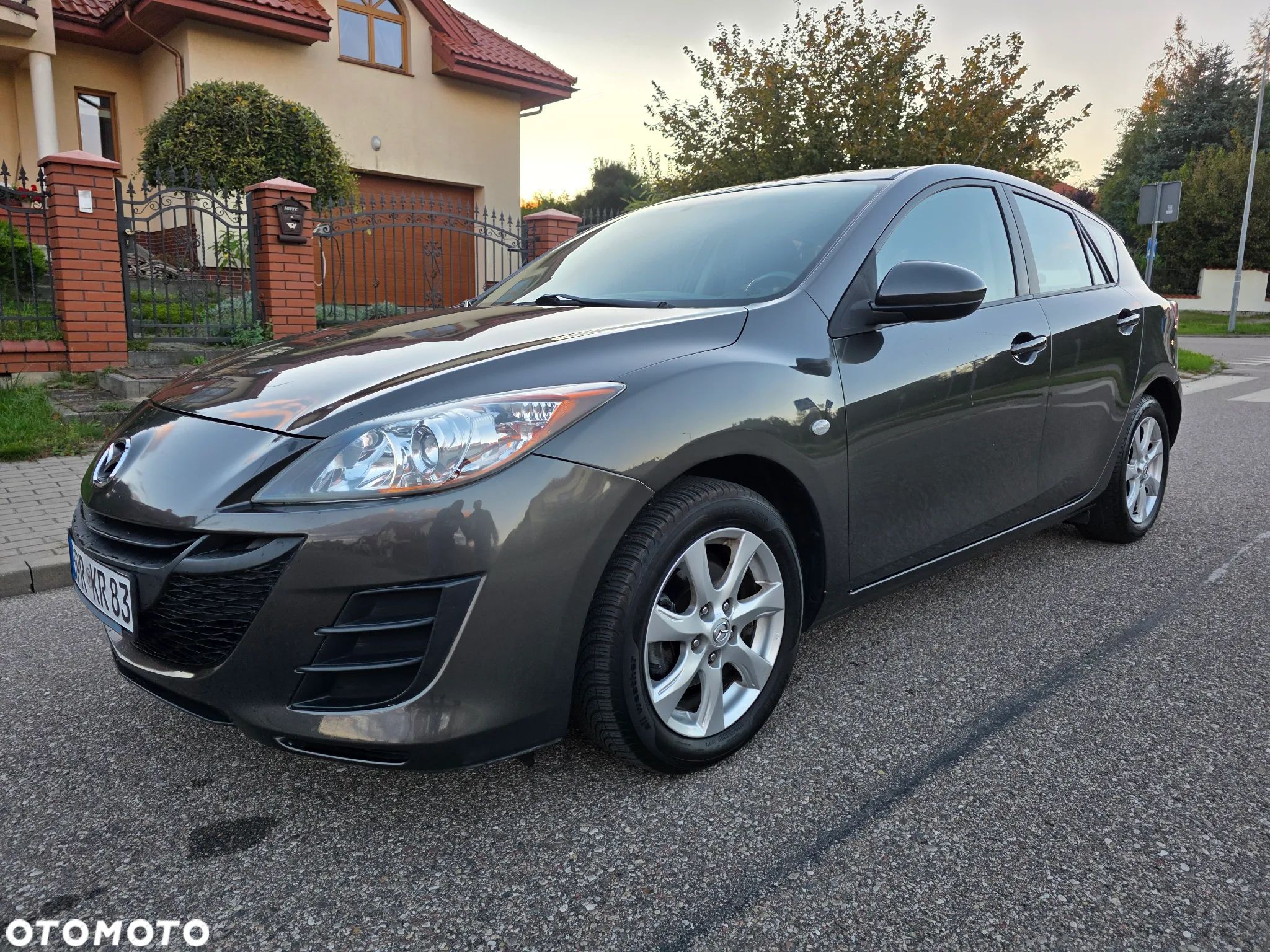Mazda 3 1.6 Exclusive - 1