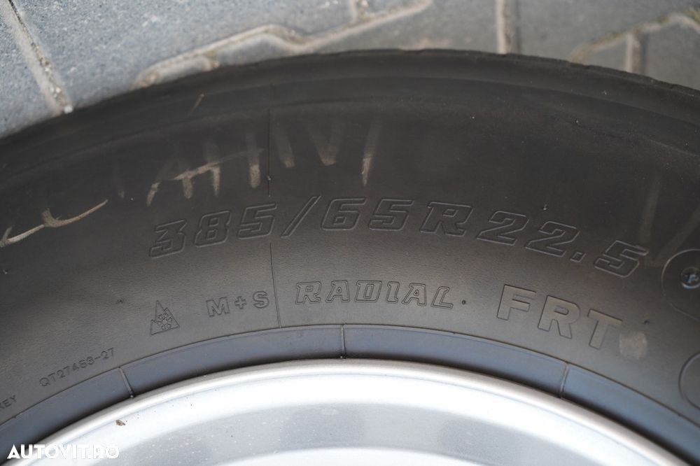 Fruehauf / SEMIREMORCĂ CU PRELATĂ (CURTAINSIDER) / STANDARD / PODEA REZISTENTĂ (HEAVY-DUTY) / AXĂ RIDICABILĂ / - 26