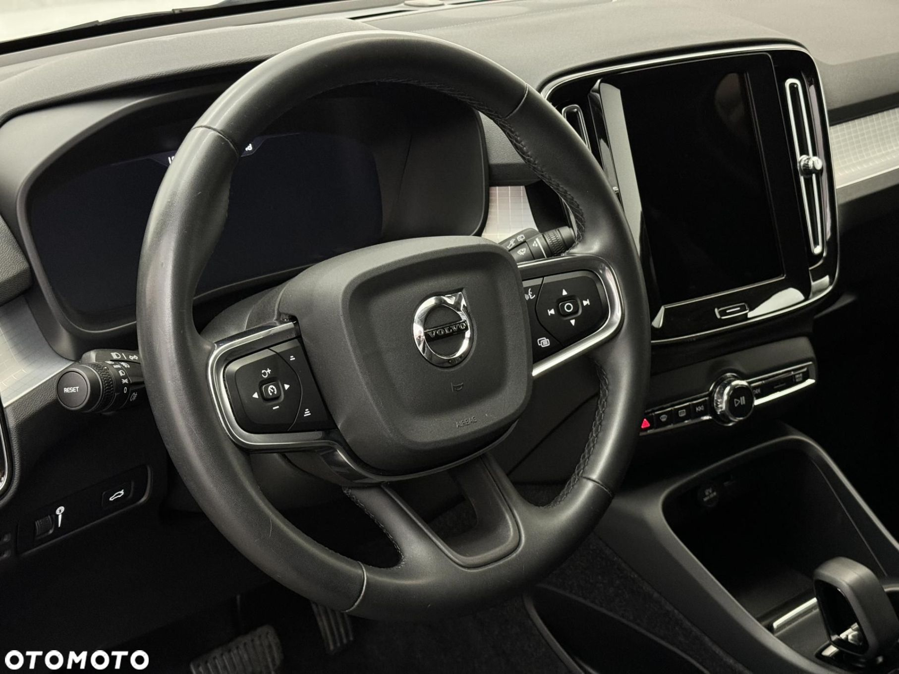 Volvo XC 40 - 18
