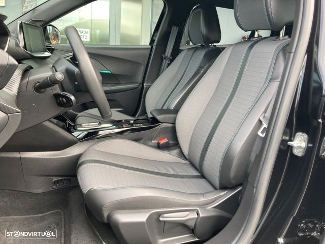 Peugeot e-2008 50 kWh Allure - 26