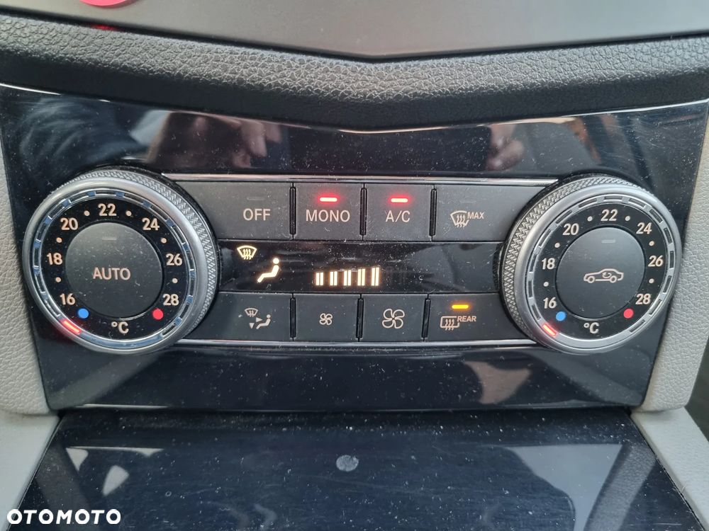 Mercedes-Benz Klasa C 300 7G-TRONIC SPORT EDITION - 20