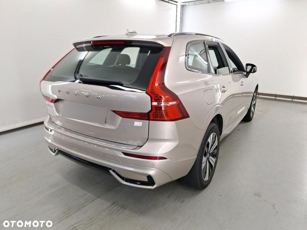 Volvo XC 60 B5 B AWD Plus Dark - 8