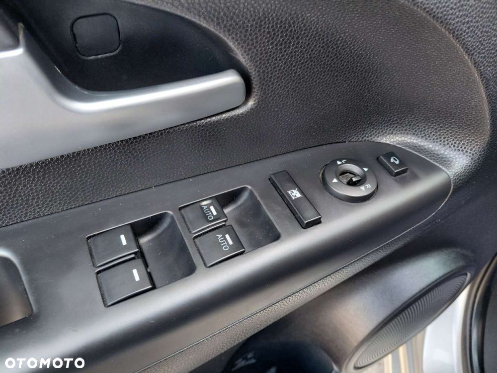 Kia Venga - 11