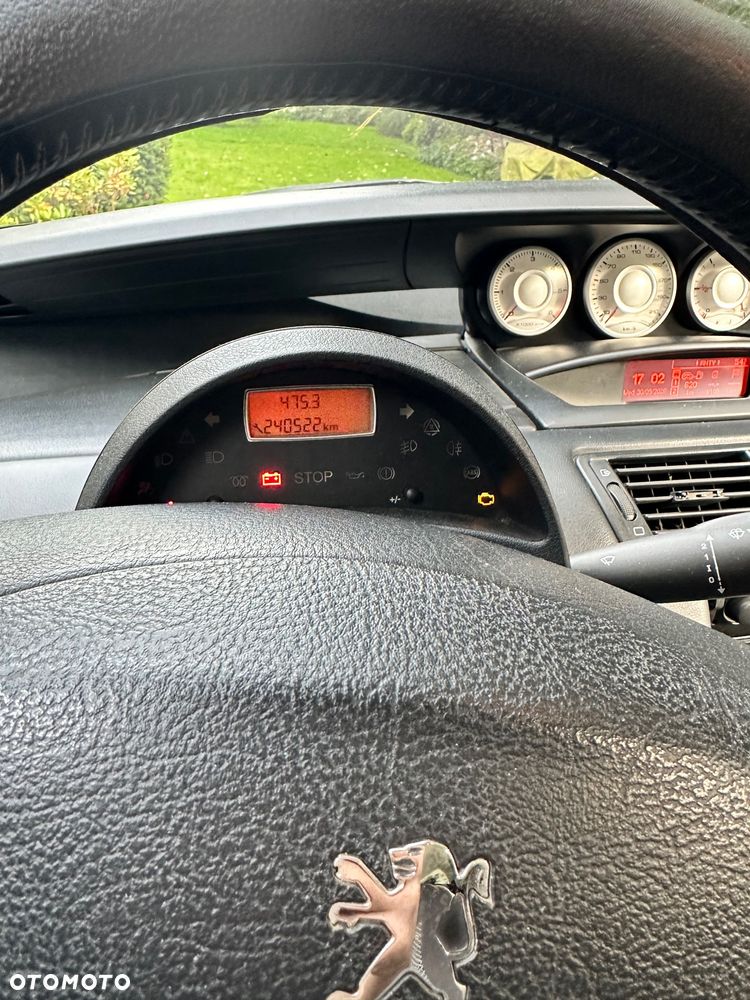Peugeot 807 - 14