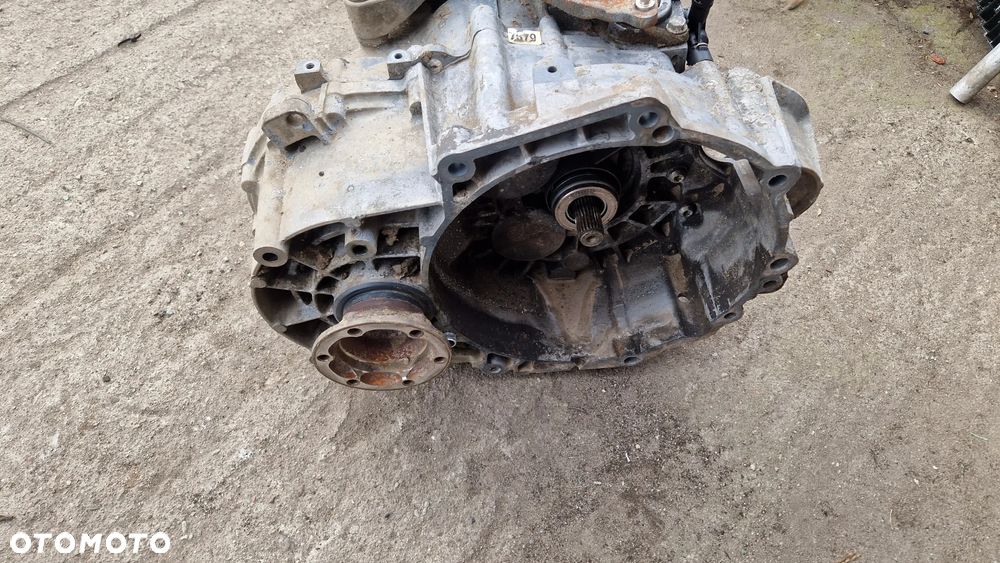 VOLKSWAGEN PASSAT B6 2.0 TDI SKRZYNIA BIEGÓW KNS - 2