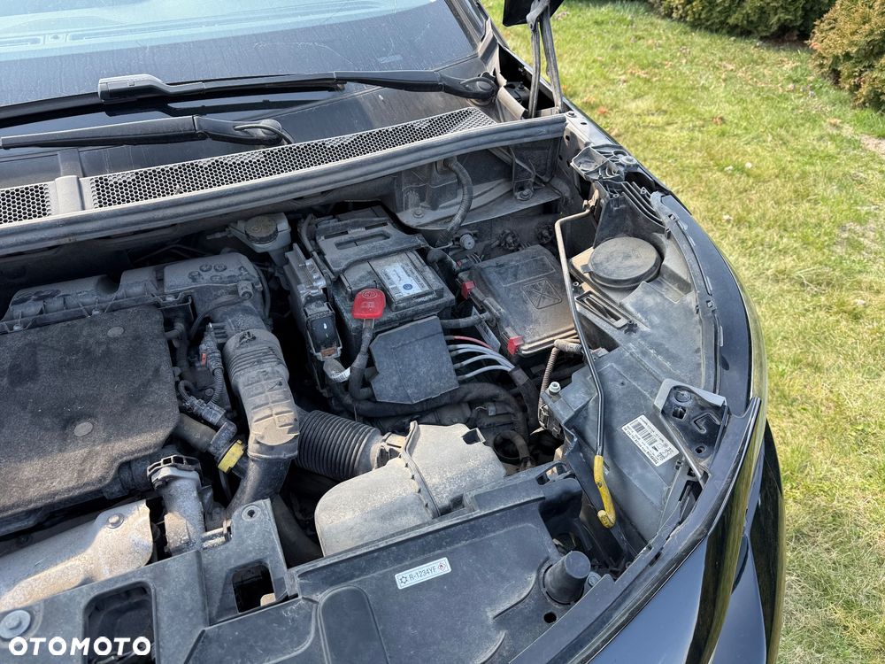 Peugeot 5008 1.5 BlueHDI Allure S&S EAT8 - 21