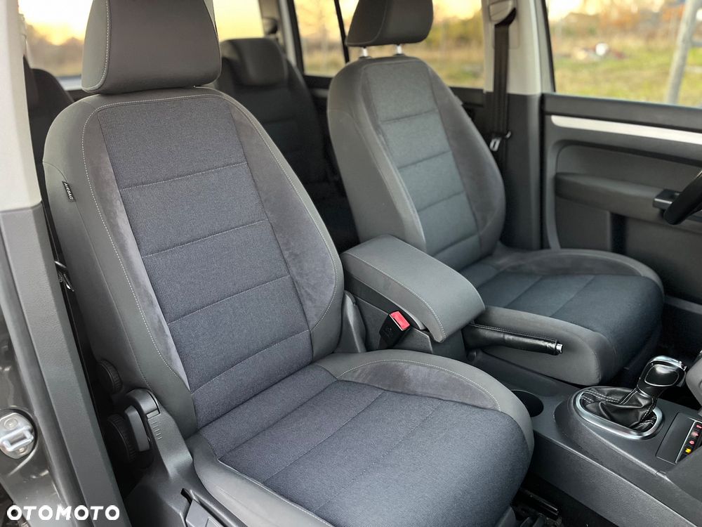 Volkswagen Touran 2.0 TDI DPF BlueMotion Technology DSG STYLE - 30