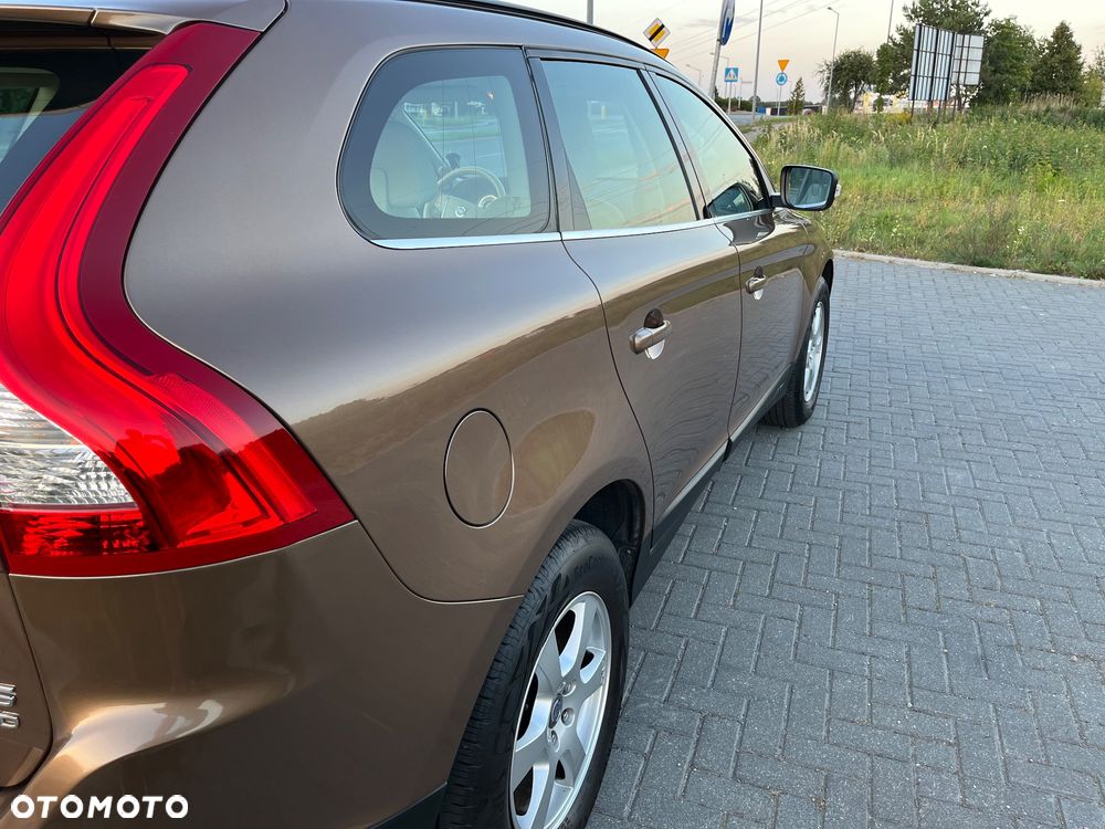 Volvo XC 60 D5 AWD Momentum - 11