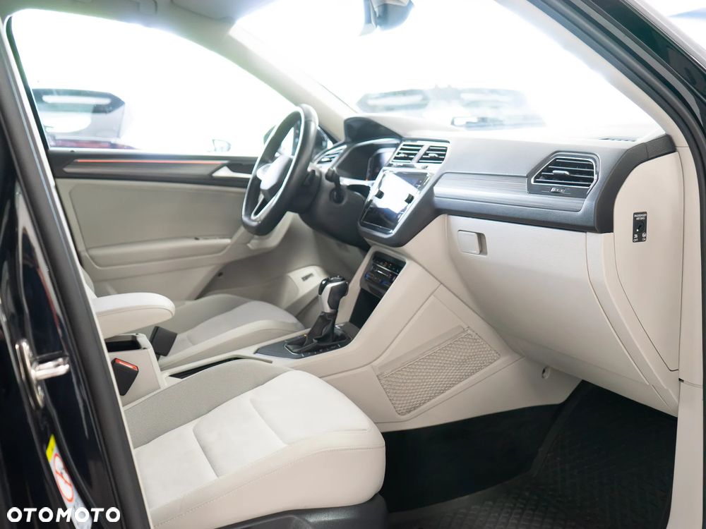 Volkswagen Tiguan 2.0 TDI SCR Elegance DSG - 39