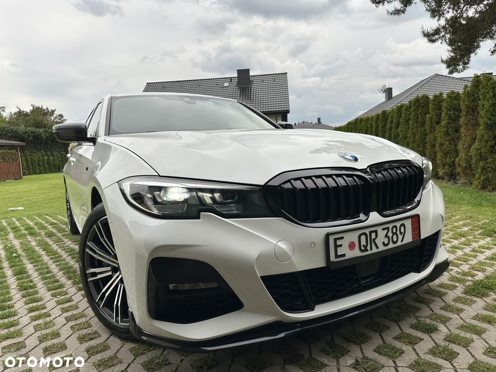 BMW Seria 3 330e M Sport - 1