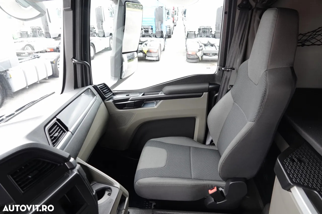 MAN TGS 26.360 / 6x2 / FRIGIDER -8.2 M / CARRIER SUPRA 850 GENERATOR / LIFTARE / UȘĂ LATERALĂ / 2022 / DUPĂ CONTRACTUL DE SERVICE - 26