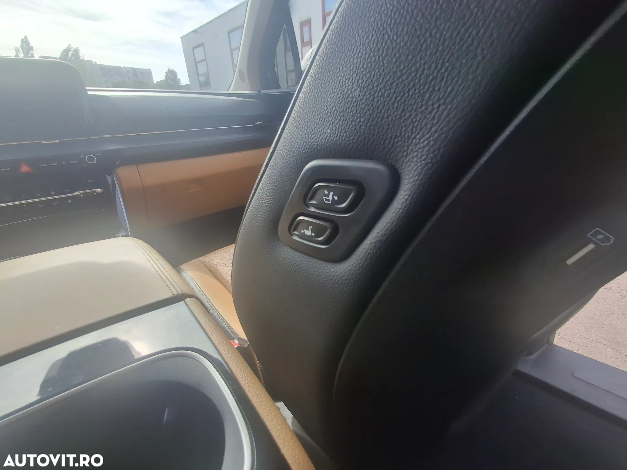 Kia Carnival - 18
