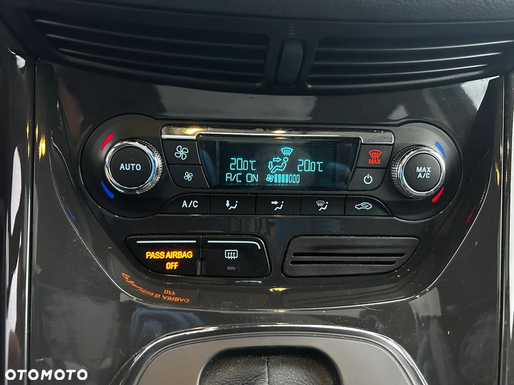 Ford Kuga - 17