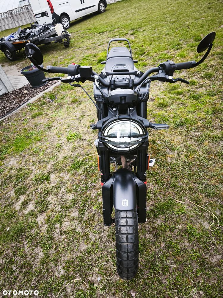 Husqvarna Svartpilen - 6