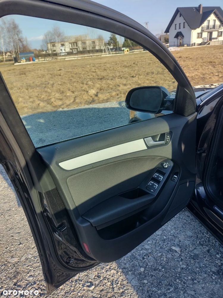 Audi A4 Avant 2.0 TDI DPF clean diesel multitronic Ambiente - 18