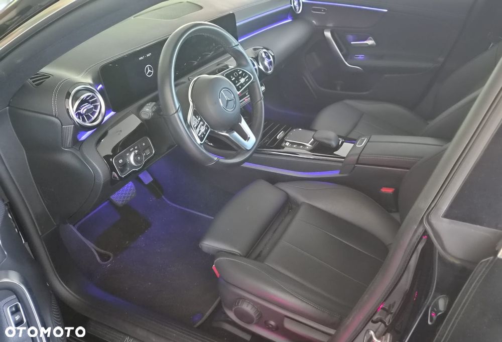 Mercedes-Benz CLA 180 d 8G-DCT - 4