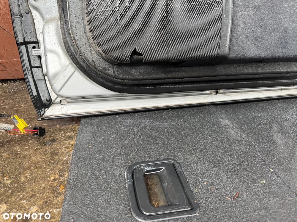 Drzwi prawe Mercedes C-Klasa W203 przód OE - 5