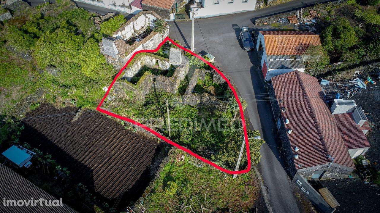 Ruina, Para Venda, na Candelária com projeto de construção aprovado - Grande imagem: 3/35