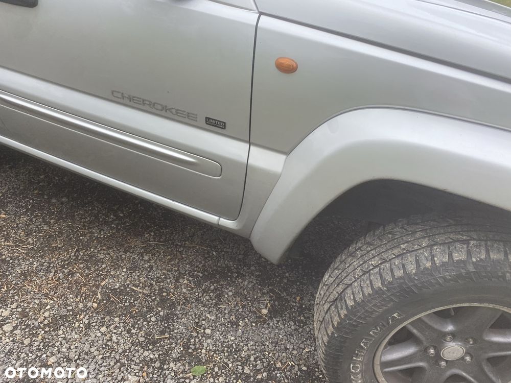 Jeep Cherokee - 8