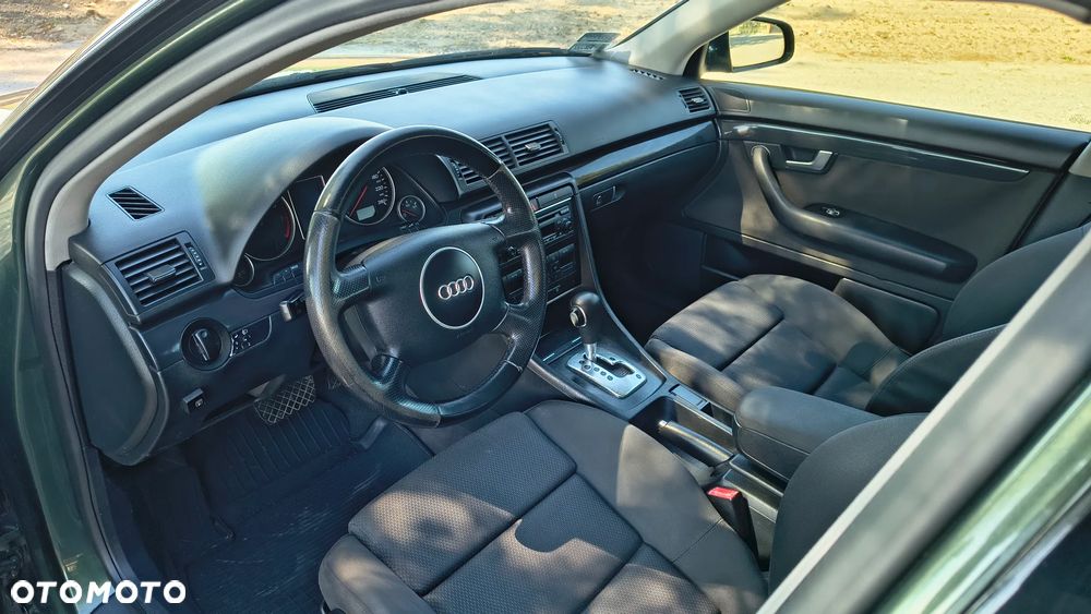 Audi A4 Limousine - 9