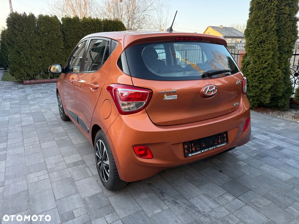 Hyundai i10 1.2 Fifa World Cup Edition - 10