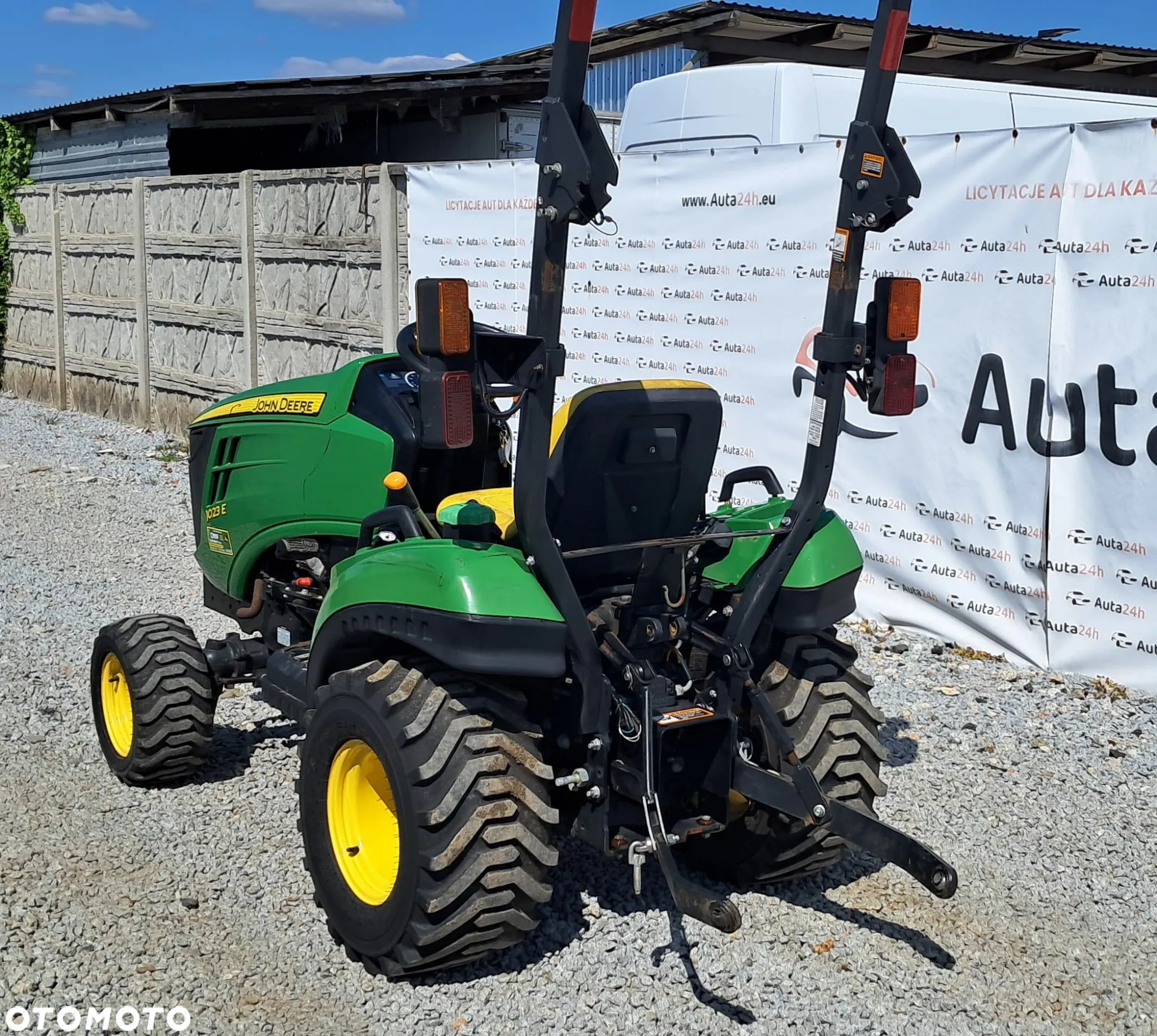 John Deere 1023E - 8