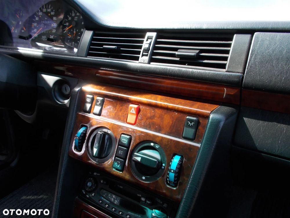Mercedes-Benz W124 (1984-1993) - 12