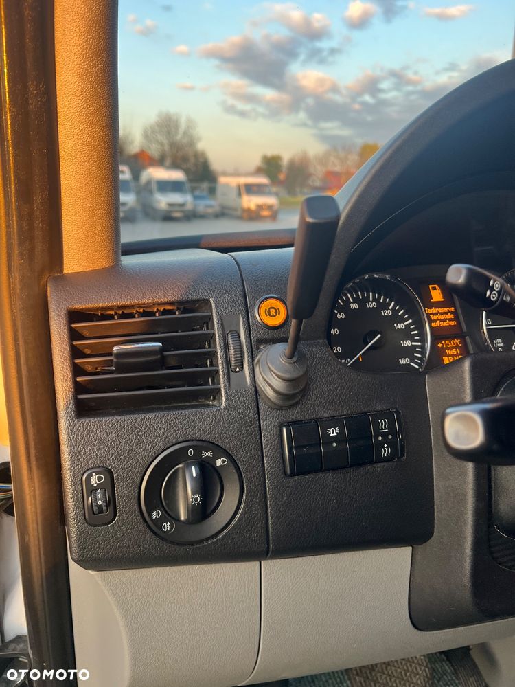 Mercedes-Benz 516 - 8