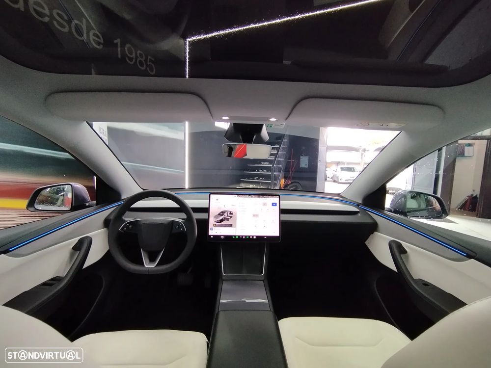 Tesla Model Y - 27
