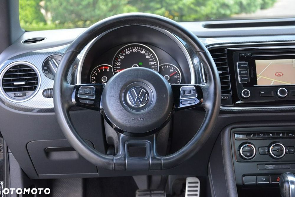 Volkswagen New Beetle - 25