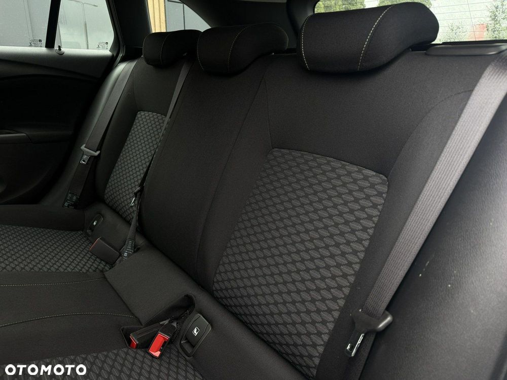 Opel Astra 1.2 T Edition S&S - 7
