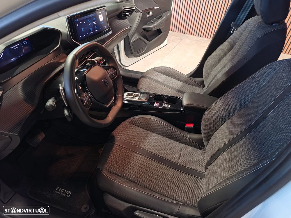 Peugeot 208 1.2 Hybrid Allure e-DCS6 - 7