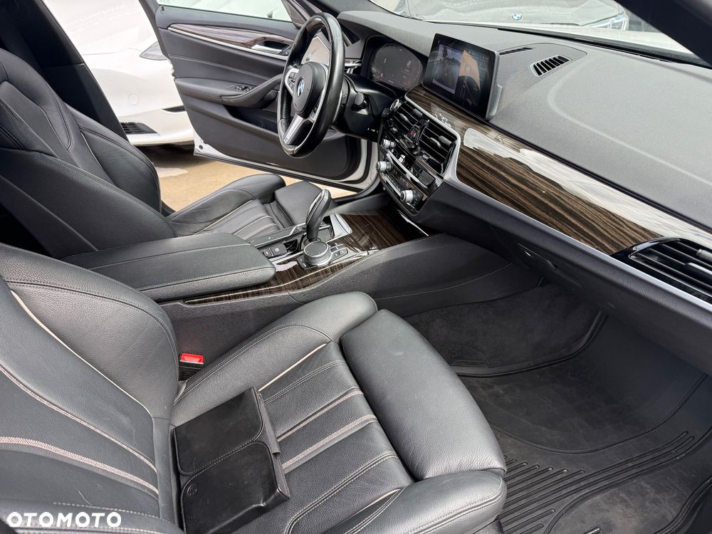 BMW Seria 5 530i xDrive M Sport sport - 23