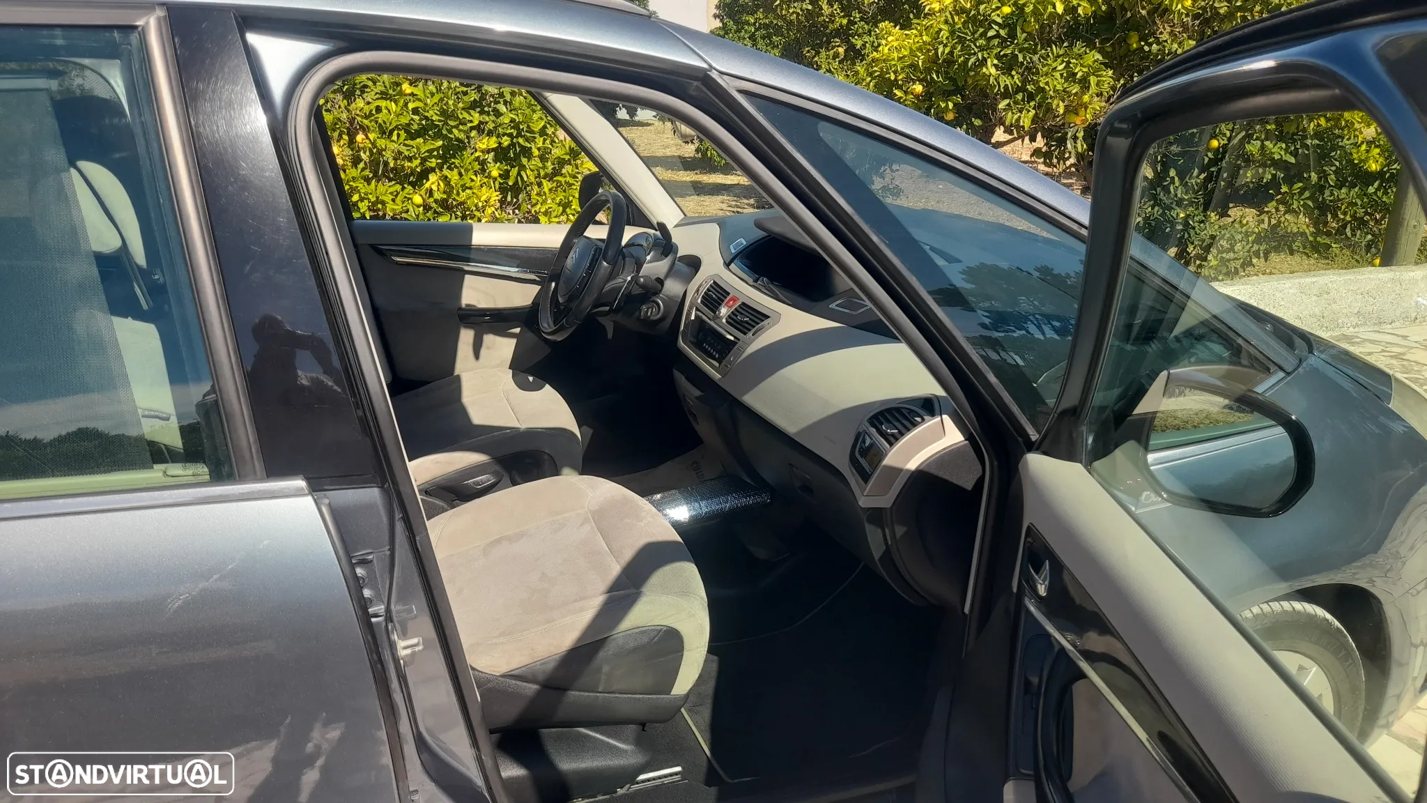 Citroën C4 Grand Picasso 1.6 HDi Exclusive CMP6 - 44