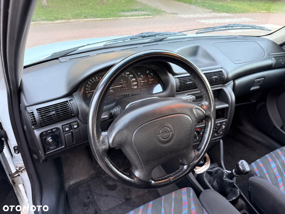 Opel Astra 2.0 GSI - 7