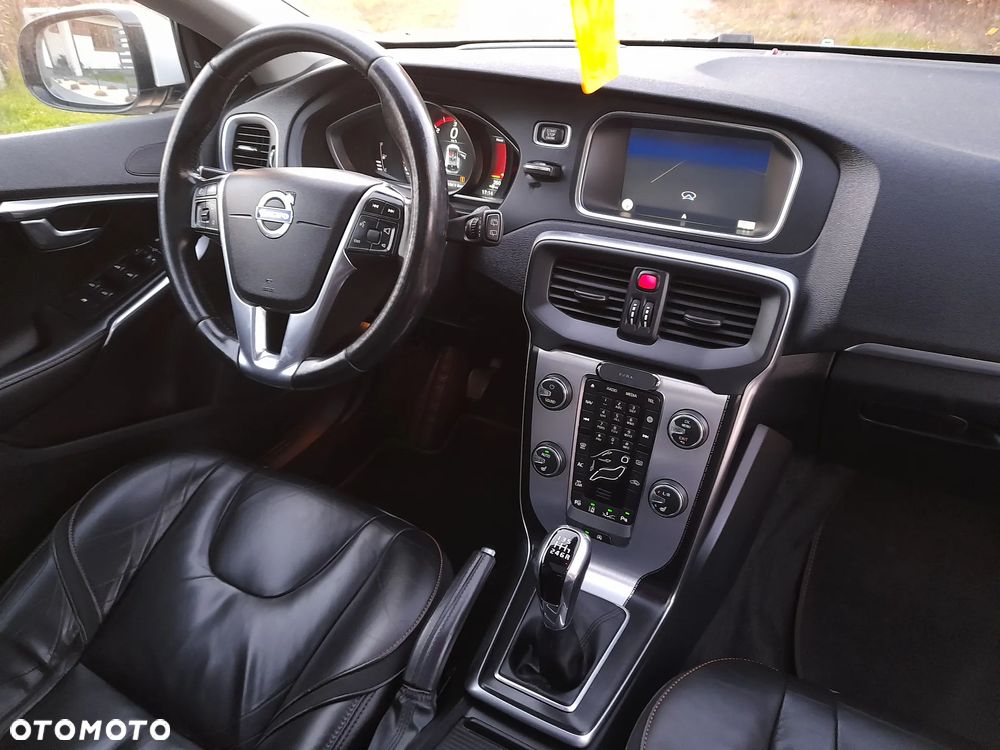 Volvo V40 D4 Ocean Race - 4