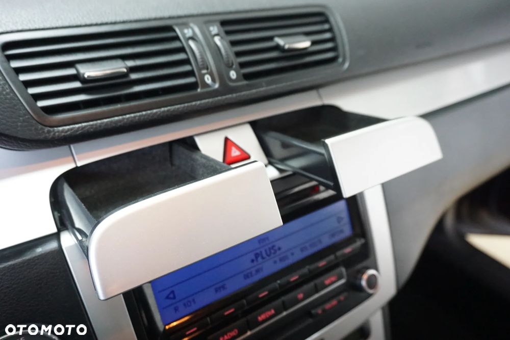 Volkswagen Passat Variant 2.0 TDI DPF Comfortline Blue Motion Technology - 38