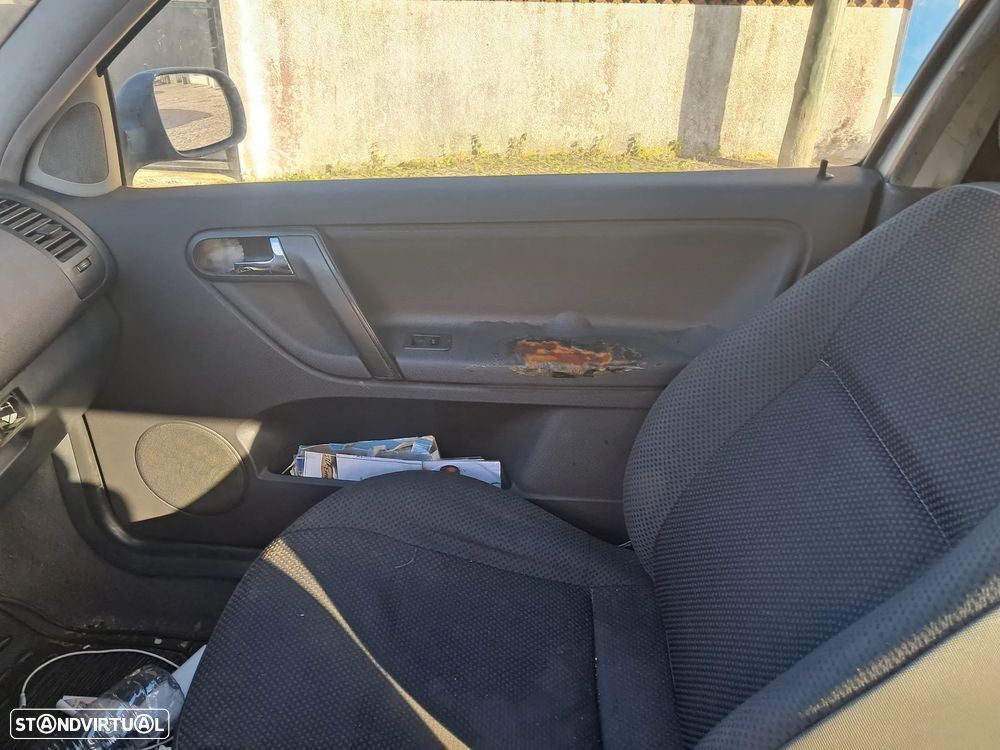 VW Polo 1.4 TDi Confortline - 13