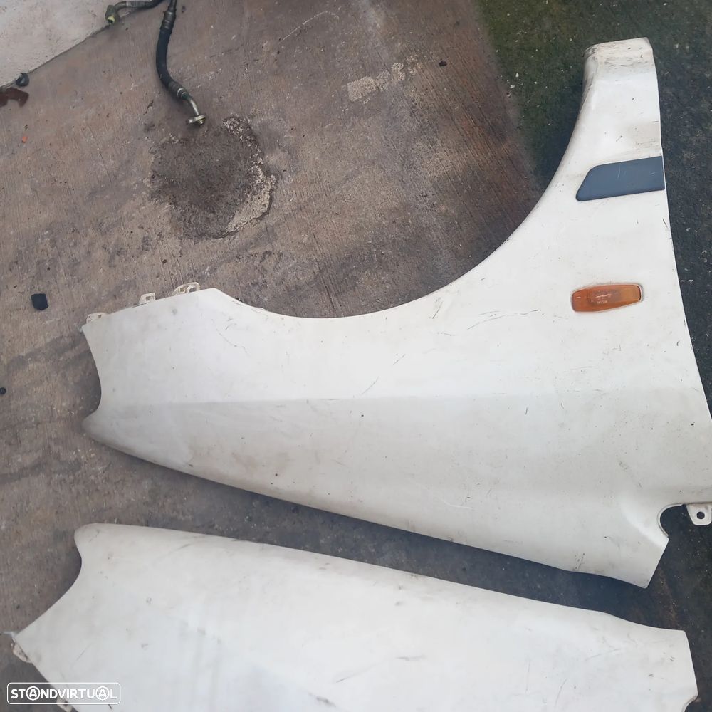 Guarda lamas Mitsubishi Space Star em 2000 - 6