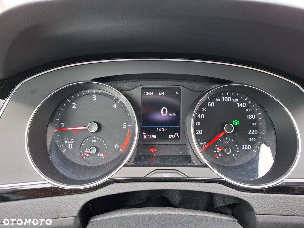 Volkswagen Passat Variant 2.0 TDI EVO Business DSG - 20