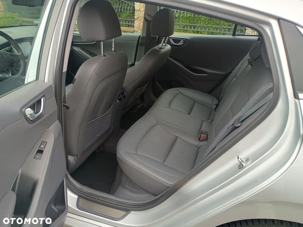 Hyundai IONIQ 1.6 GDI Premium - 32