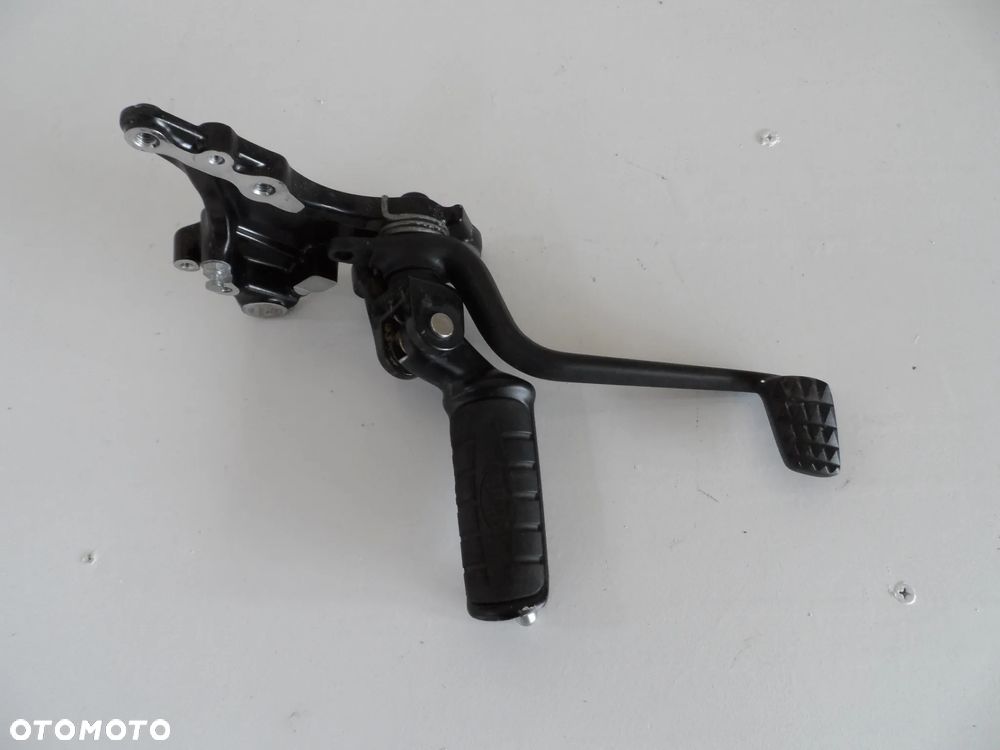 TRIUMPH BONNEVILLE T100 set kierowcy prawy, podnóżek, stopka hamulca