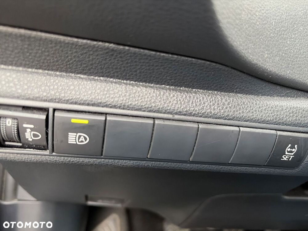 Toyota Corolla - 23