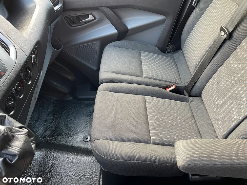 Ford Custom L2H1 - 18