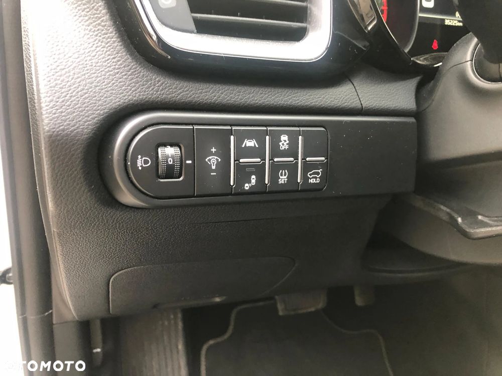 Kia XCeed 1.5 T-GDI Business Line DCT - 16