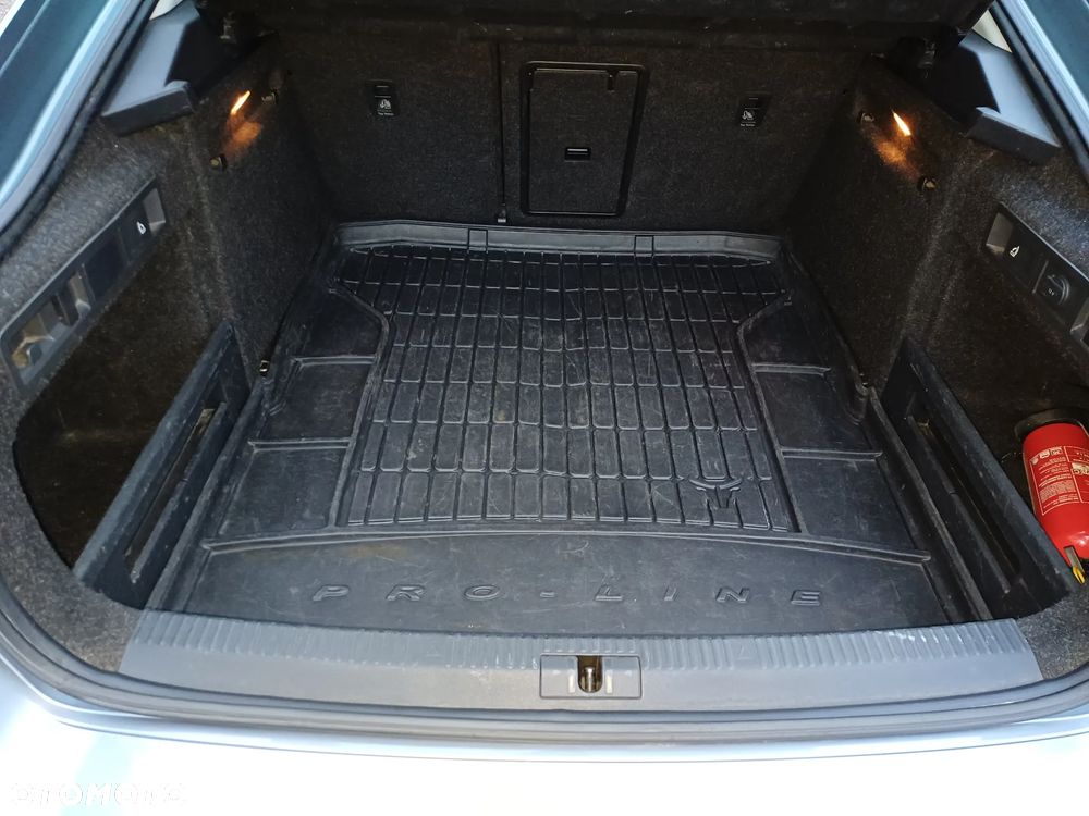 Skoda Superb 2.0 TDI Ambition DSG - 8